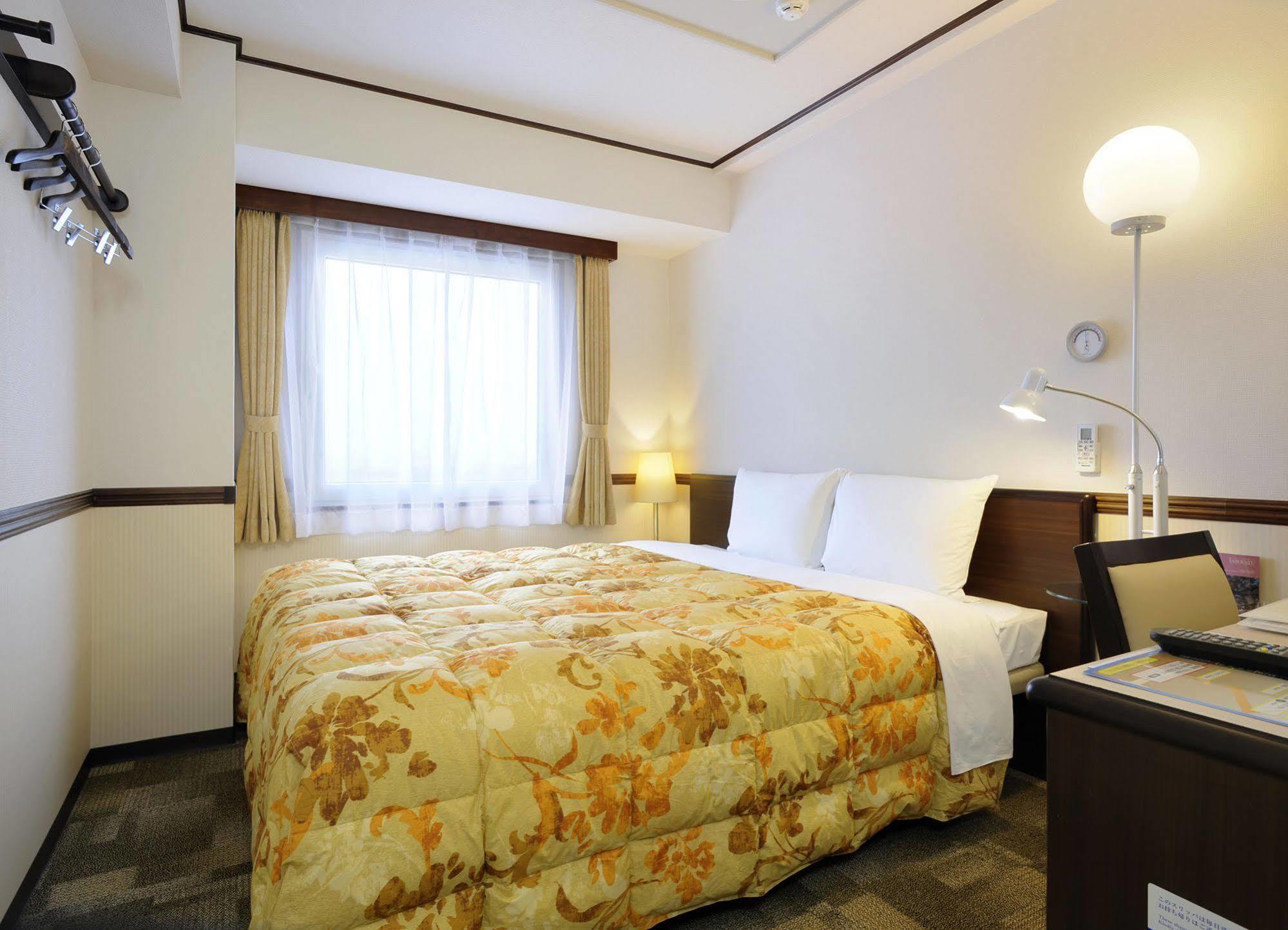Toyoko Inn Hokkaido Sapporo-Eki Minami-Guchi Экстерьер фото